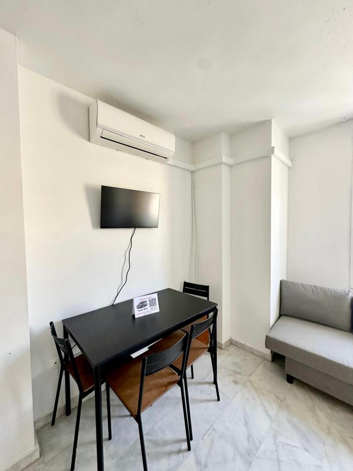 Apartamentos Playa Misericordias 马拉加 外观 照片